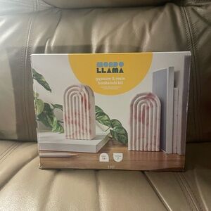 Mondo Llama Gypsum & Resin Bookends Kit New Sealed Kit For 2 Art DIY Fun Create